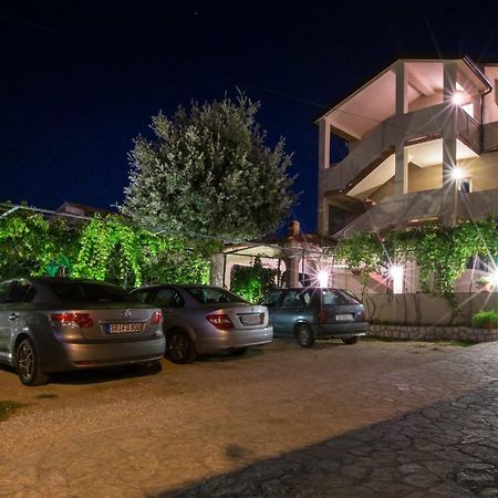 Sanic Apartments 518 لوبار المظهر الخارجي الصورة