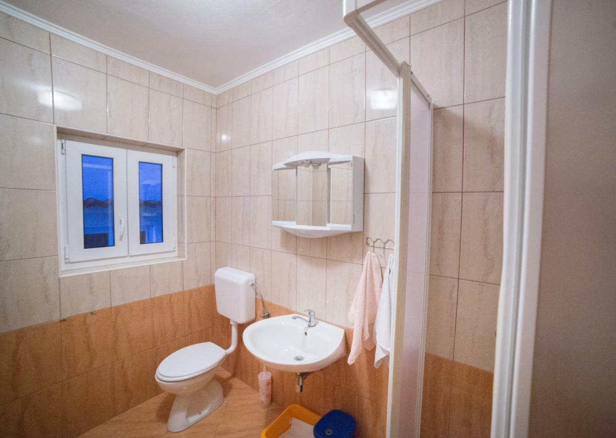 Sanic Apartments 518 لوبار المظهر الخارجي الصورة